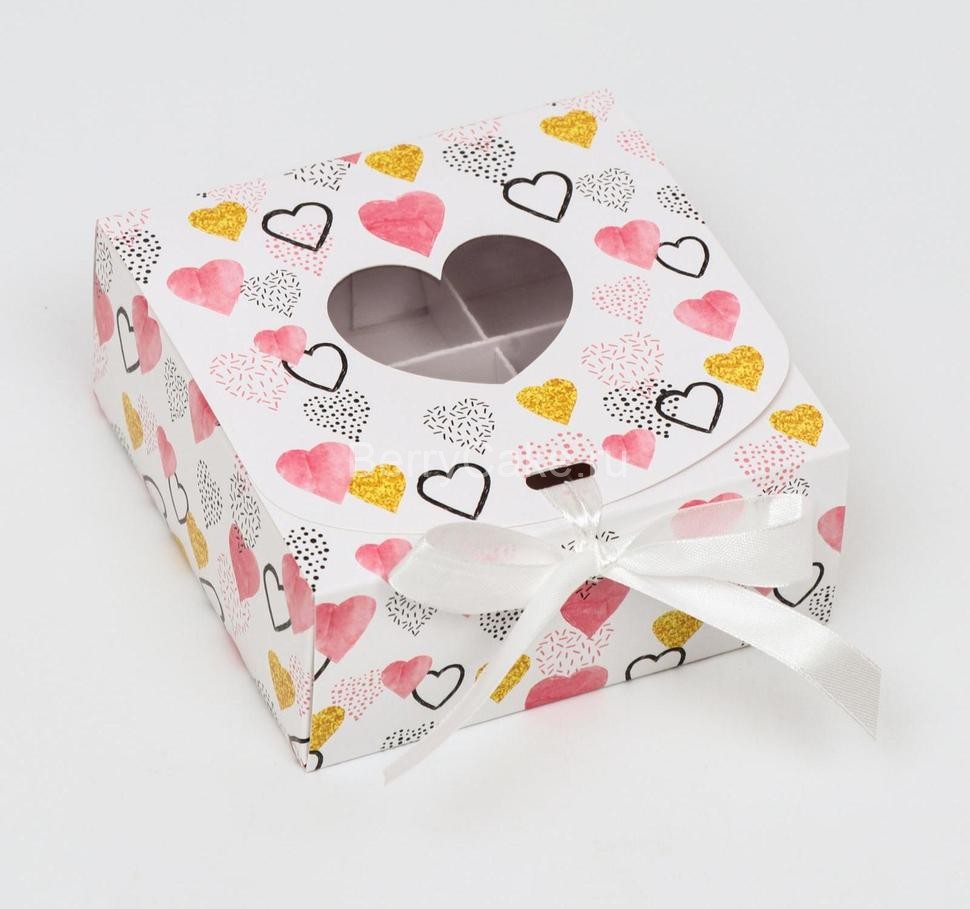 Подарочная коробка сборная с окном "Разноцветные сердечки", 11,5 х 11,5 х 5 см