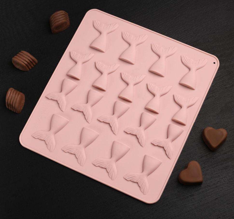 Форма для льда и шоколада «Хвост», 18 ячеек, 25×22,5×0,4 см, цвет МИКС