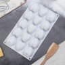 Форма для муссовых десертов и выпечки 29,8×17,3 см "Сердца", 15 ячеек, цвет белый